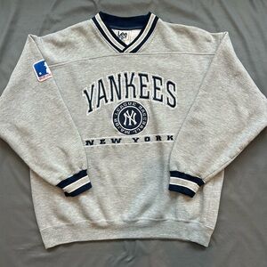 Vintage Lee Sports / MLB / New York Yankees V-Neck Sweater